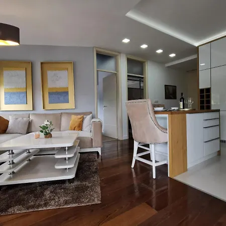 Luxury Penthouse With Spacious Terrace *