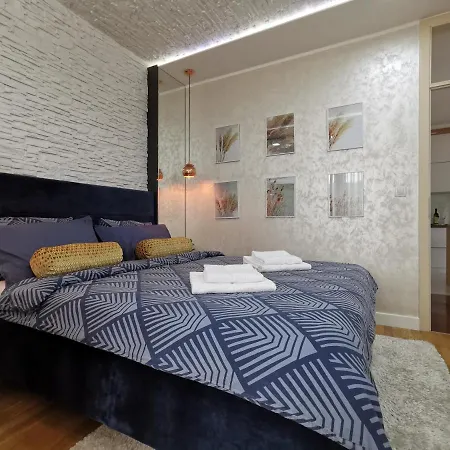 Luxury Penthouse With Spacious Terrace * Τούζλα