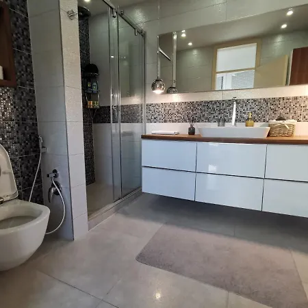 Διαμέρισμα Luxury Penthouse With Spacious Terrace *